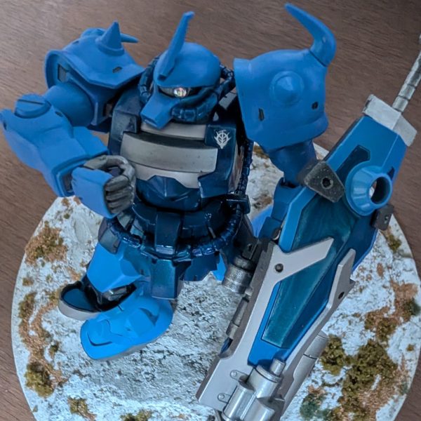 HG　グフカスタム大地に立つ（全塗装　スプレーメイン一部筆塗り）