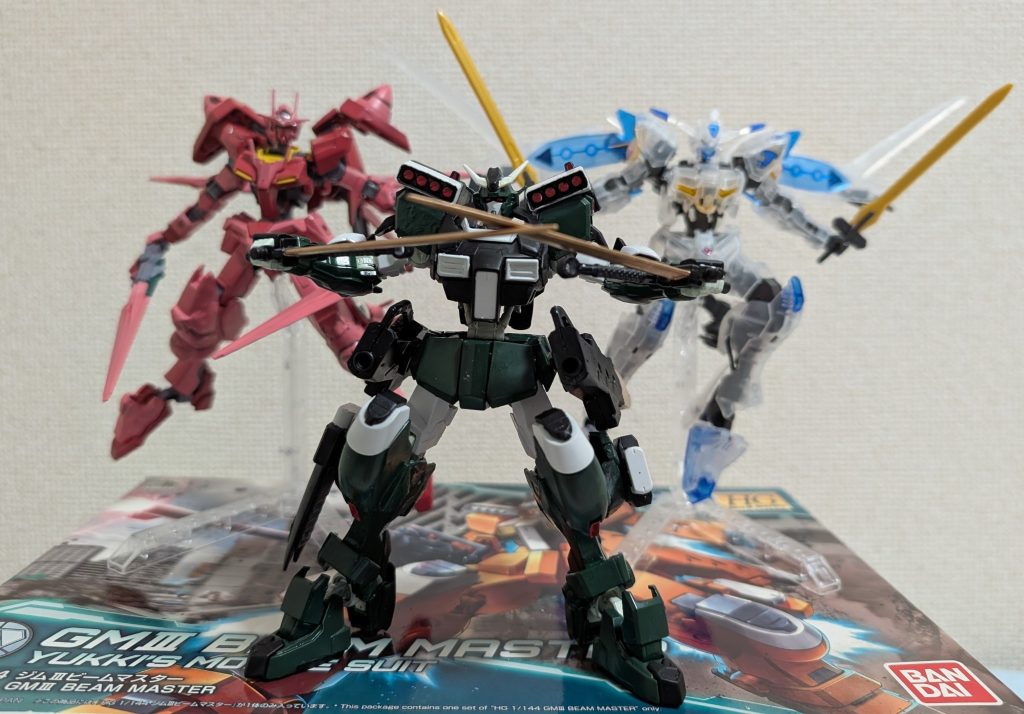 ラストは「二刀流」で決めた3機揃い踏みです♪♪♪コレで残るガンダムフレーム機体は、21.38.39.44.53.62の6機です。次回（来月以降）もお楽しみに（ーー）