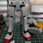 足の付け根の幅がブロック依存だとやっぱ広すぎたので、腰回りの工作を全改修。やっぱ[…]