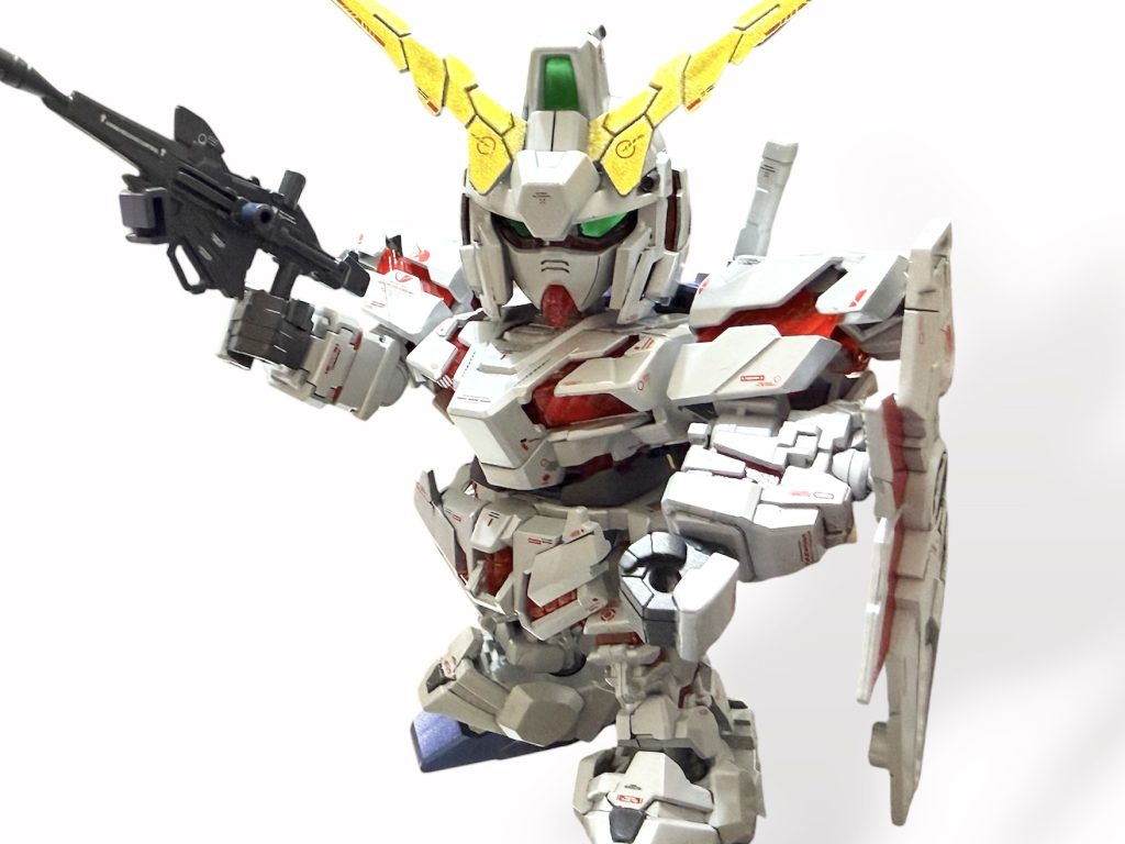 全塗装、すみ入れ、水転写デカールです(gundam-kao8)