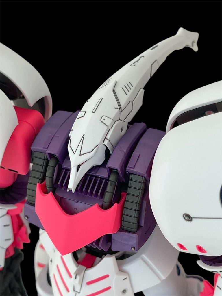 肩に目立つゲート跡があったので、ランナープラ板で隠しました。