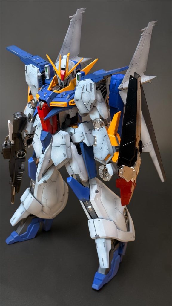 シールドをゼータに寄せようと思ったのですが、なんかしっくりこなかったので成形色ベースに戻しました↓