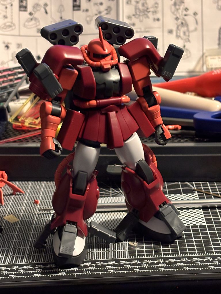 スタート地点はこんな感じで、腰から上をリバイブザク、足を高軌道型ザクという感じでパーツを選定