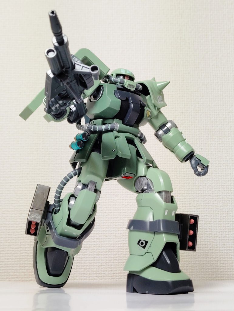 アポ時モーターやらスラスターやら、造形が間延びしないデザインアクセントが付いて、子供向けだけじゃない「大人だまし」の要素が出てきた。