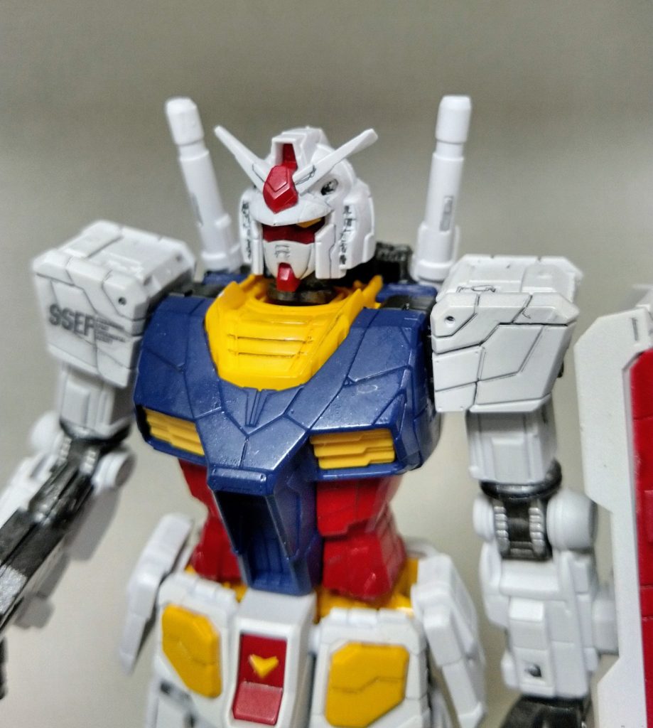 量販店に大量山積みされてた、万博ガンダムキットを格安購入。値段の割には、モールドなども刻まれて、意外と優良キットです。