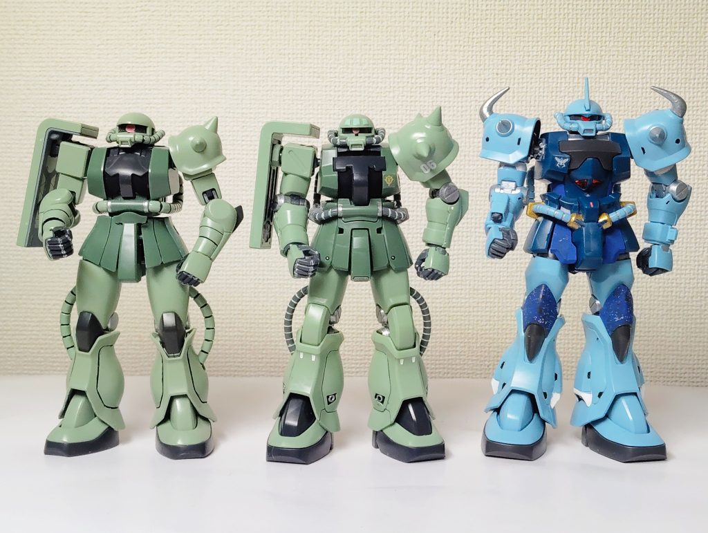 胸の造形が共通するグフ・カスタム。派手な肩パッドに頭が埋まった感じはグフっぽい?