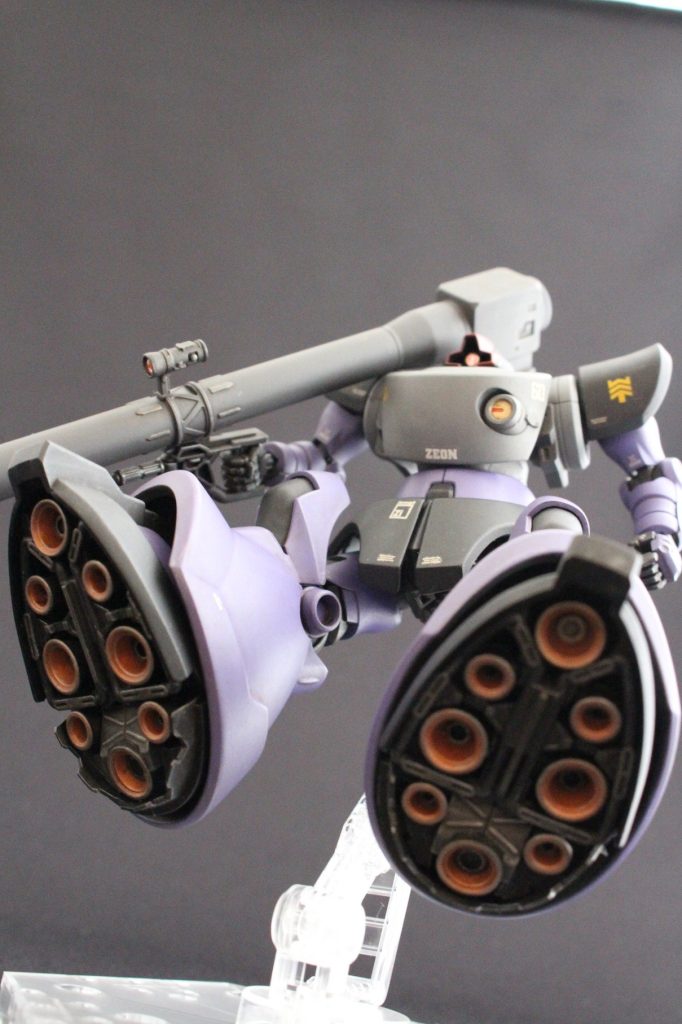 歴代MGドムのボックスアートが好みなのでそれらしくポージング。最新版らしく良く動きますが、スタイリングはあくまでもドムなので可動域には限界があります。&nbsp;