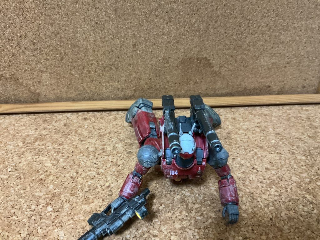 このキットあまり首が動かないのでこのポーズをしても前向いてくれません(gundam-kao9)それ以外はかっこいいのに(zaku-kao9)
