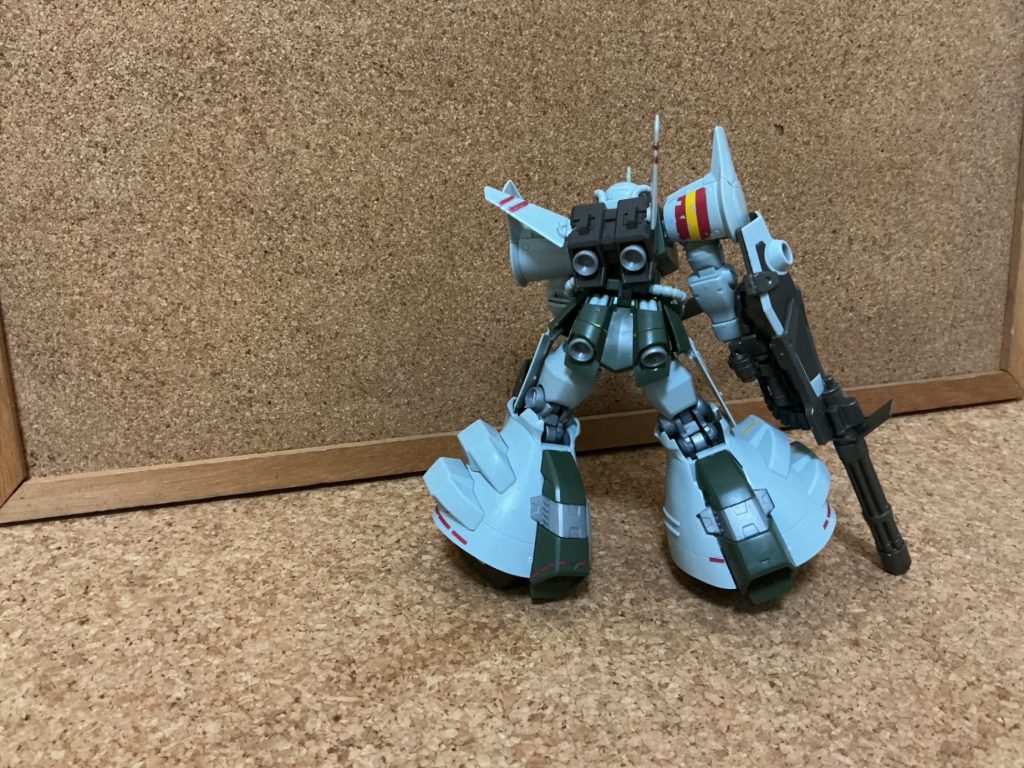 まあまあ手を加える箇所が多いですねー　自分がガンプラを始めたのが小学校3年生でそのきっかけがバンシィノルンだったんですよね。店にあった多分PGのバンシィを見てかっこいいってなったのを覚えてます。確か4体目のガンプラだった気がします