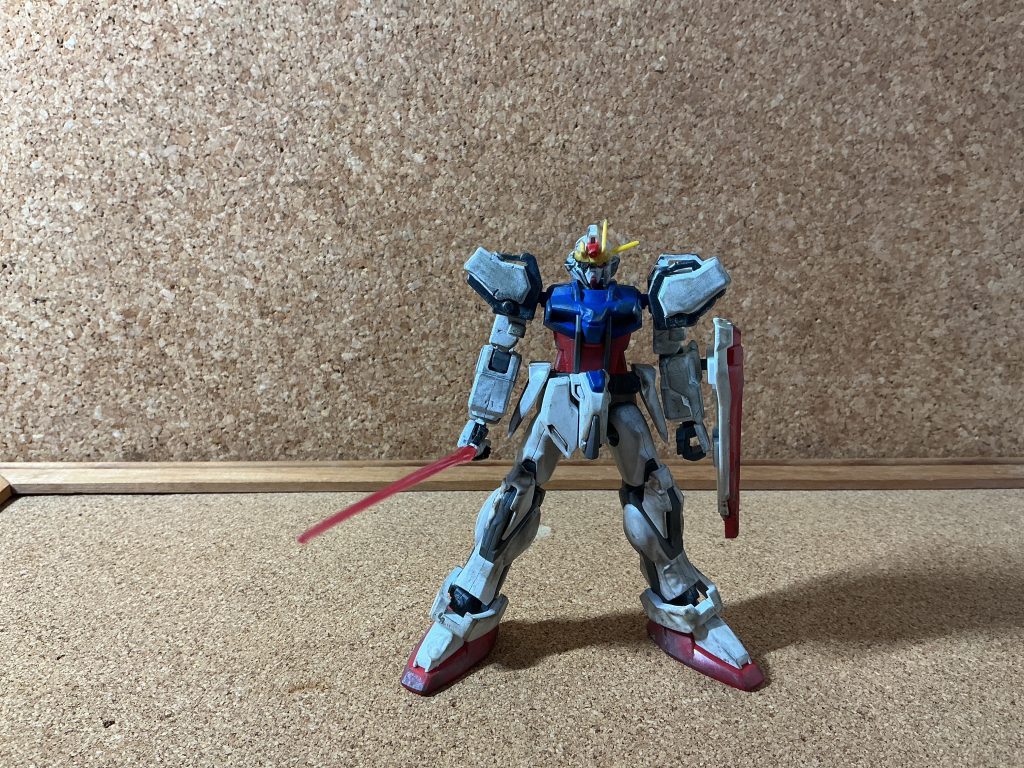 半壊したストライクガンダム