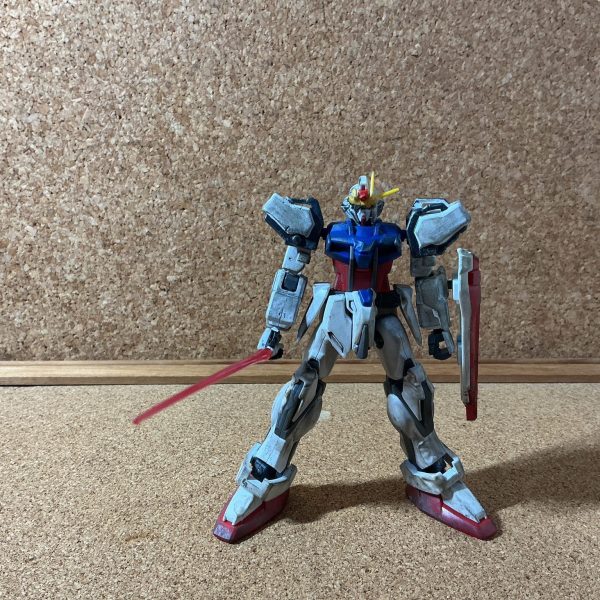 半壊したストライクガンダム