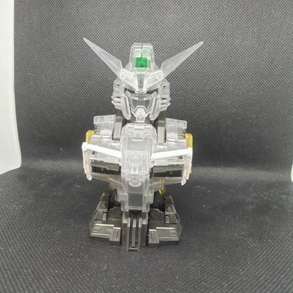 どうもTETOです。メカニカルバスト　ディスティニーガンダムが納得いかないデザインなので改造中です。塗装まであと少し、頑張ります。（2枚目）