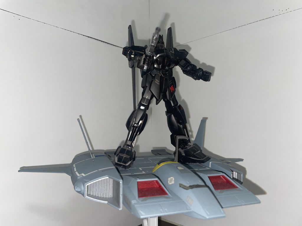 原作通りエゥーゴ機を乗せてみた