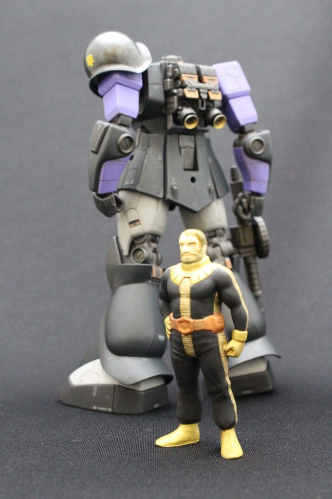 添付のフィギュアはそれなりに塗装してみましたが、ここまでが限界でした...これ以上は目がついてゆけません...