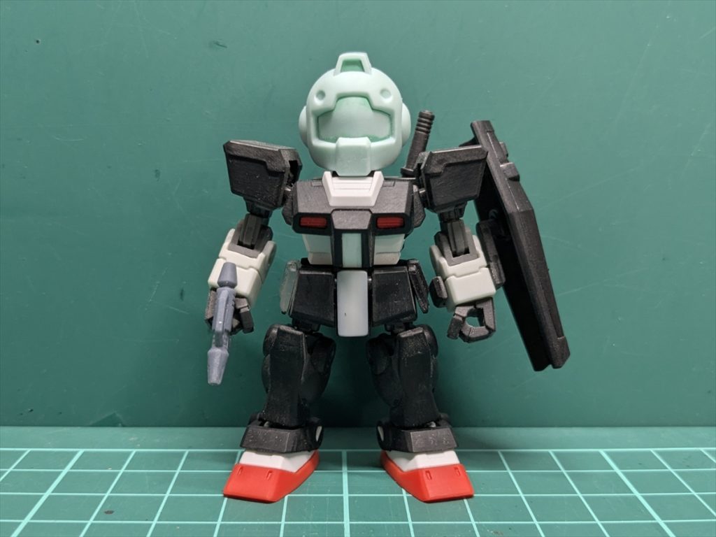 腰の右サイドアーマーは左のものをおゆまるとUVレジンで複製しました。