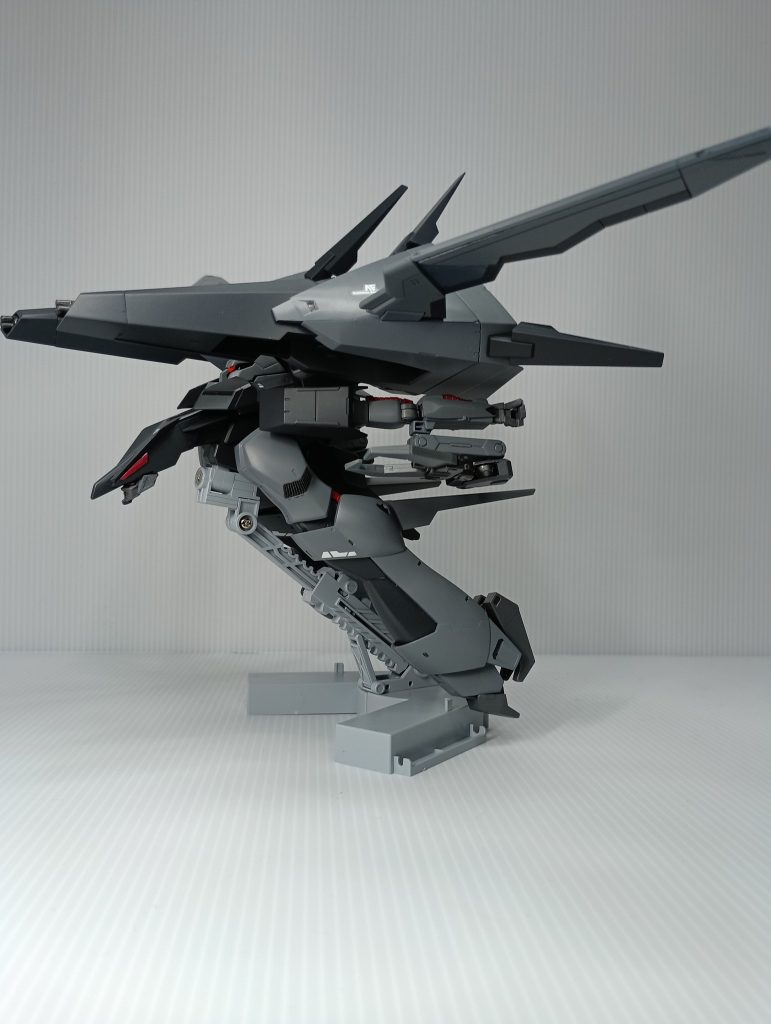前に作成したパラス・アテネがカラミティ。森熊がフォビドゥンのパーツを付けたので、やっぱり…ということで、メッサーラにはレイダーガンダムのパーツを付けました。