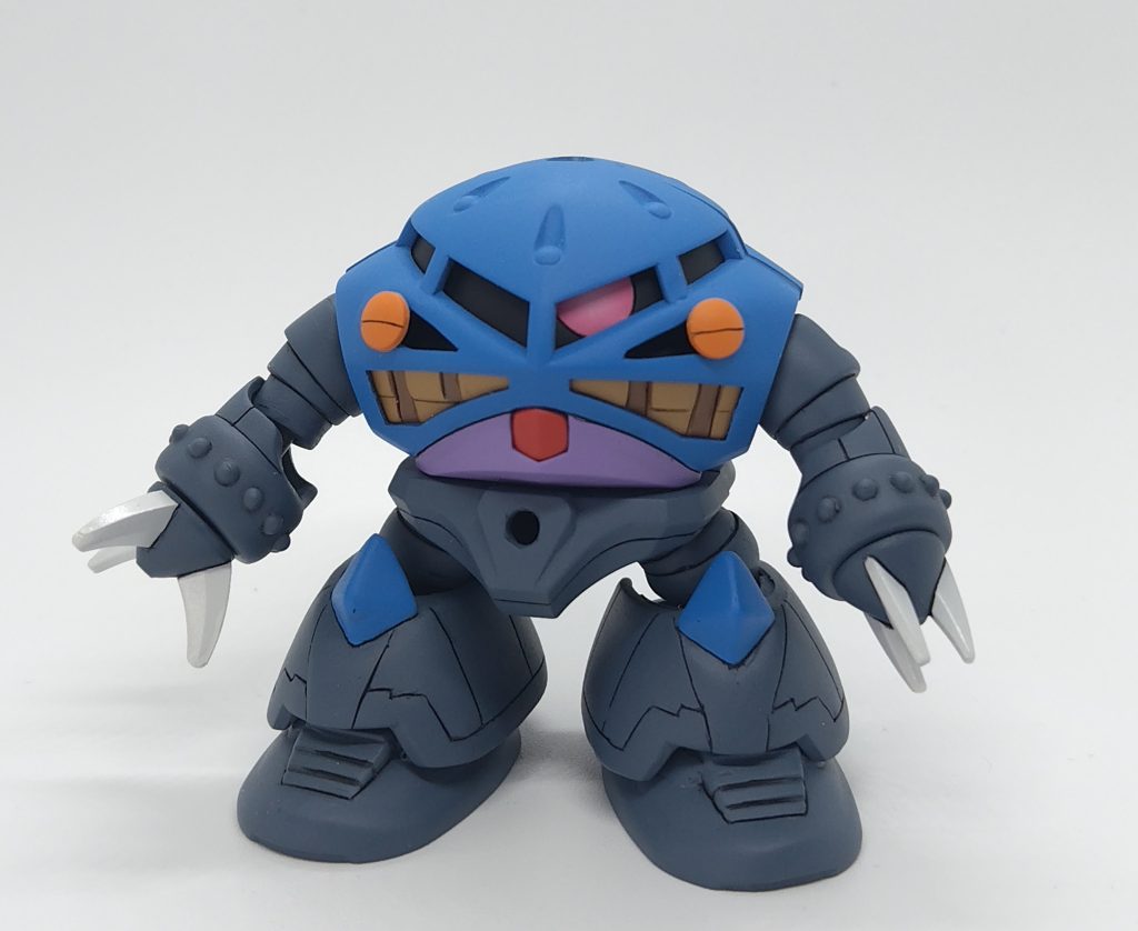軽装形態。リデコキットのためかSD戦国伝初期の敵キャラはモチーフのMSに比較的簡単に戻せるものが多く、今回の頭護津愚もそれを意識しました。