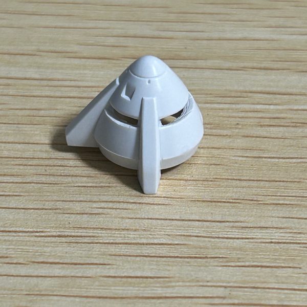 νガンダム制作時に余ったLEDユニットの投入先としてGNドライブが良さそうだったのでHGガンダムエクシアを買ってきて作り始めました。画像2枚目以降を見ていただければわかるのですが、この機体のために作られたLEDユニットじゃないかというくらいピッタリさいずでした。（5枚目）