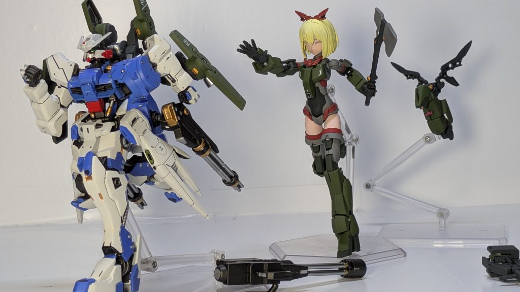アスタロト「ヒャッハー！ブンドドブンドドぉ!!!」ティア「私の武装を返してくださ～い!!!」