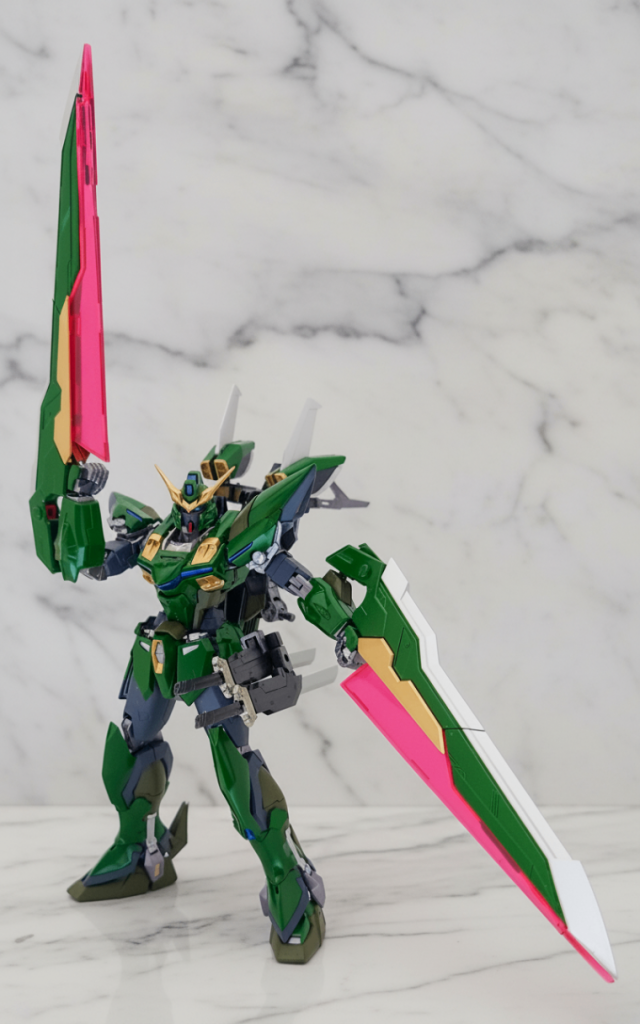 武器その６　タクティカルアームズ(ビームソードアーム)バックパックのタクティカルアームズの一部が、両腕に装備された状態。ビームソードにも実体剣のどちらでも使用できる武器！