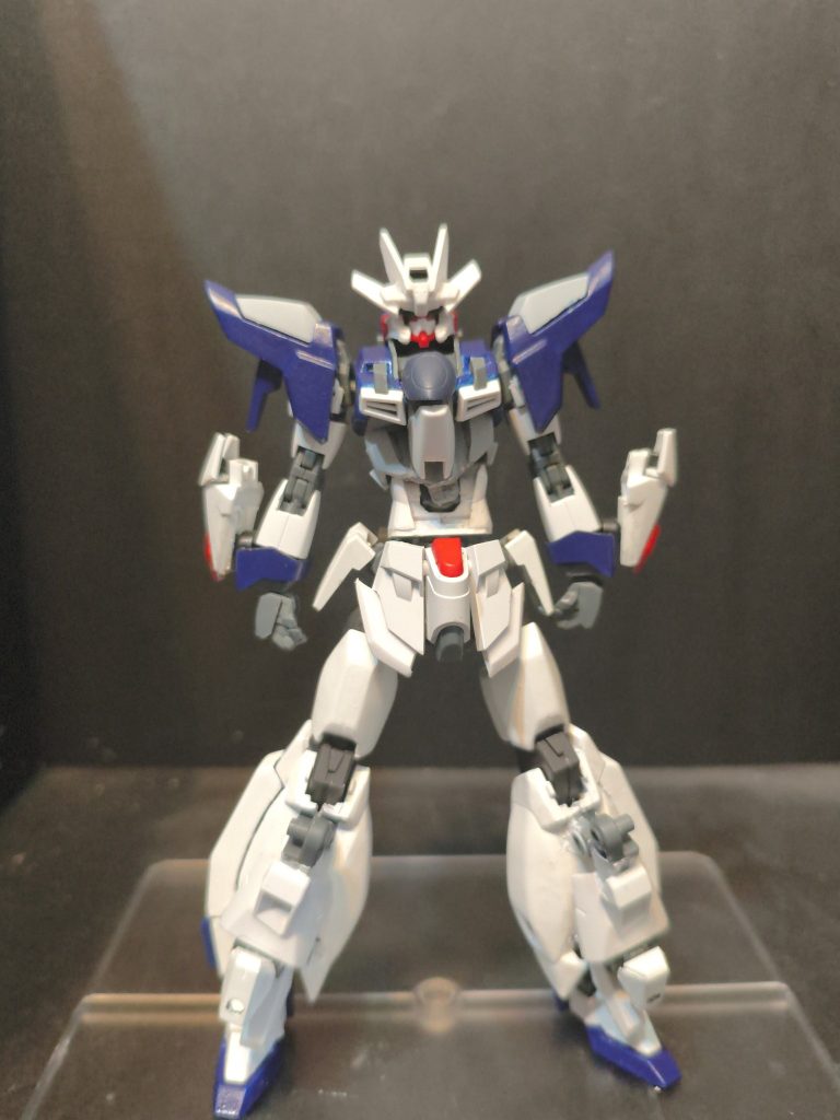 ガンダムエトワール改ガンダムエトワールに追加で腕部には複合ビームユニット脚部にビームレガースを装備基本性能が向上している。