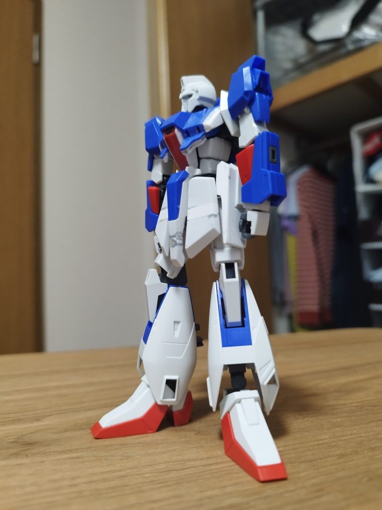 なんちゃって仮組み。胸部と腰部のボリュームアップを行いました。跡が残ってしまいましたが(zaku-kao4)