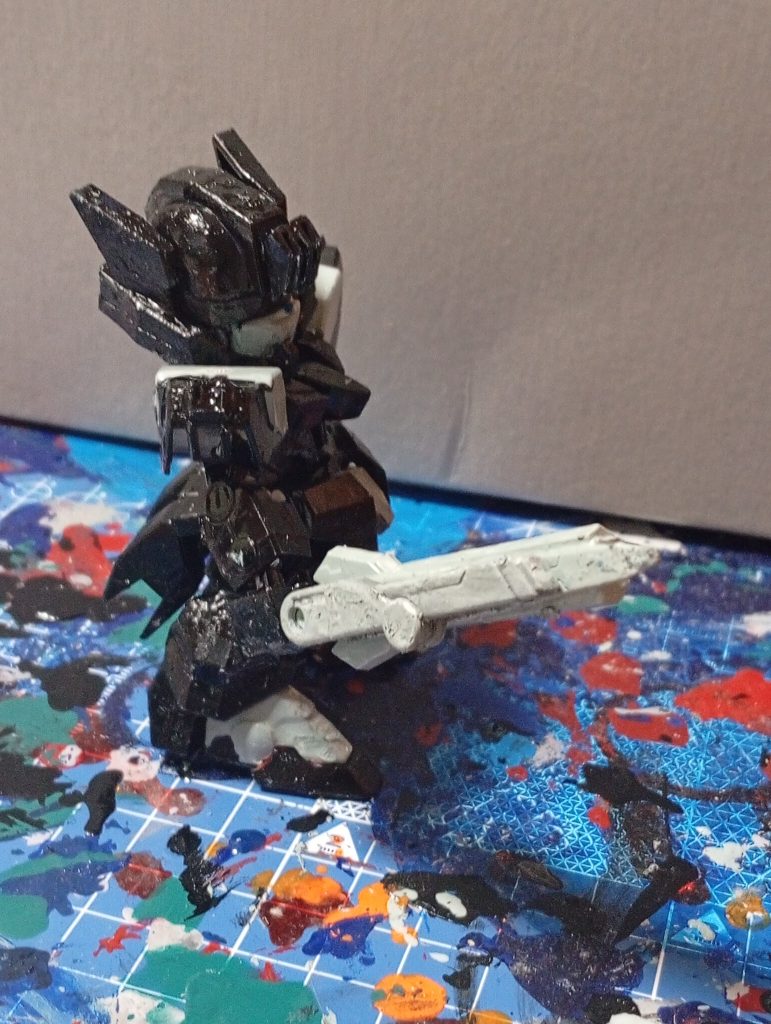 展開させればギミック武器風にも。