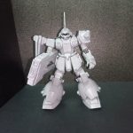 合わせ目消し&改造箇所の整形終了。資料を確認したらモノアイの色が違うので[…]