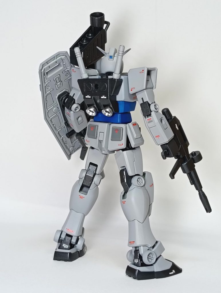 今回はガンプラテクニック本、「ガンプラが絶対にうまくなる１０の製作テクニック　エントリーグレードRX-78-2ガンダム編」を参考にG-3ガンダムを製作。
