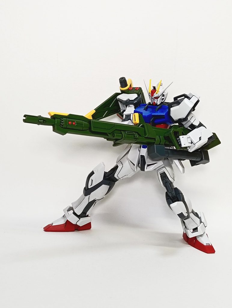ランチャーストライクガンダム。アグニを持たせるのにひと苦労です。
