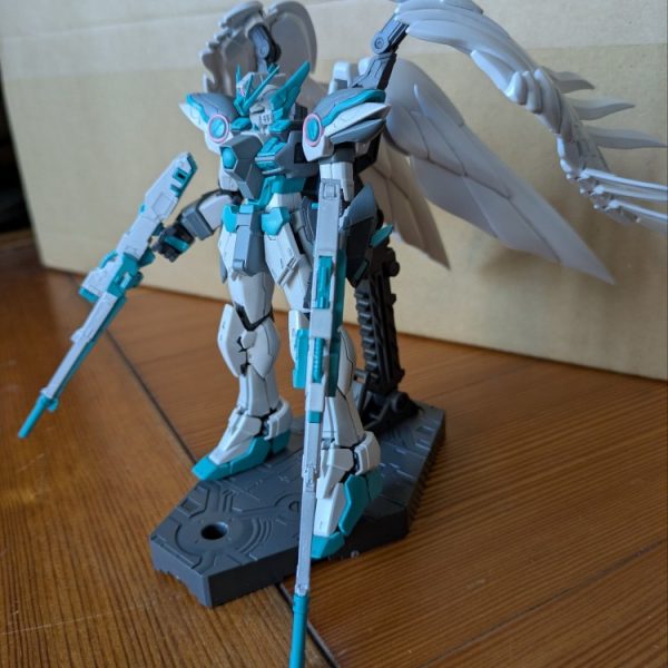 ウイングガンダムゼロカスタム(初音ミクカラー)