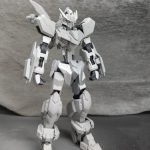 胴体と太腿を延長して、自分好みのプロポーションに改造しました。