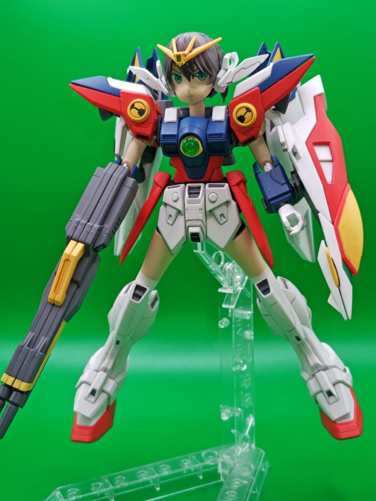 少女の顔はパイロットを意識して製作。瞳デカールも初挑戦で7度くらい失敗したオリジナルの頭部。耳部分は30ｍsに元々あるパーツで、ウイングゼロの形状に似ていたのでバッチリだった。