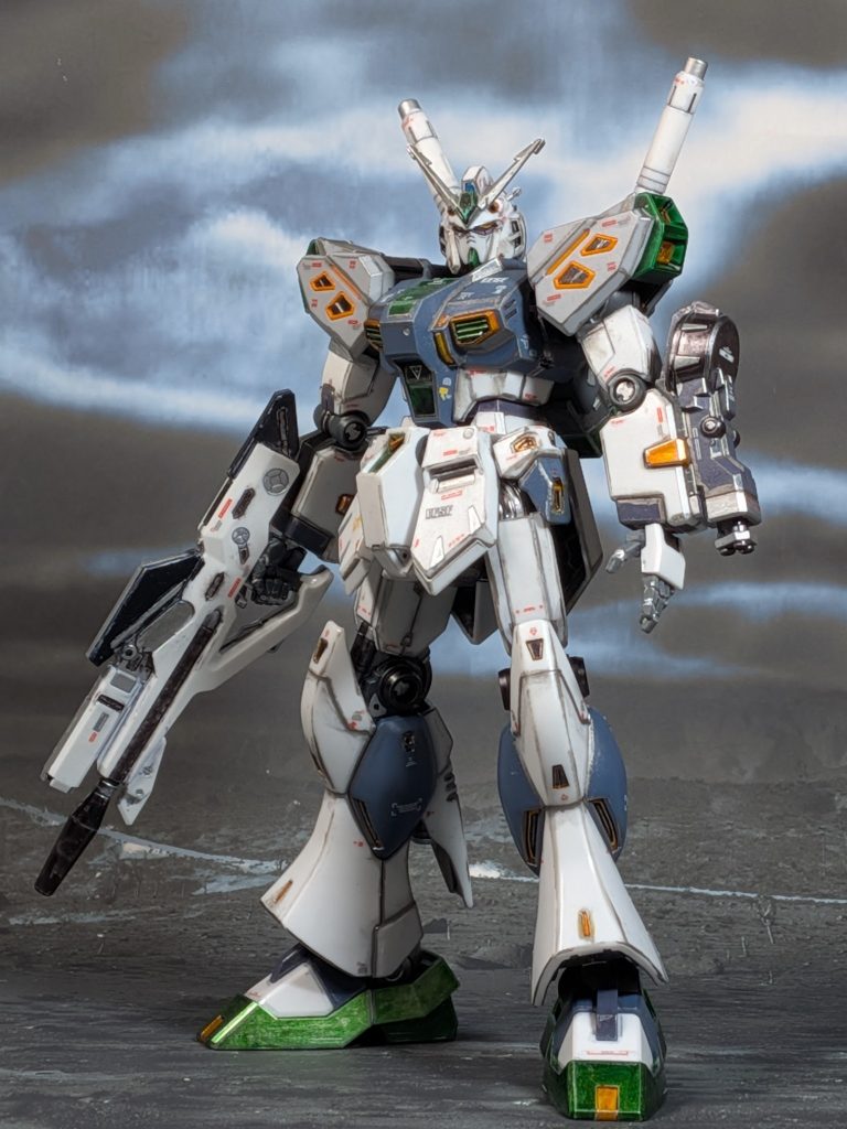 HGUCアリュゼウスの量産型νガンダム　80%❓️冗談じゃありません❗️30%しか出来てませんよ