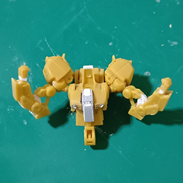 初アーティファクトなのに、Sガンダムがアーティファクトっぽくないので、ザクキャノンのうでを移植何かGTMみたいもう後には戻れない…因みに調子に乗って可動仕込んでますが、腕シリンダーはもれなく折りました😅接着剤で固定してますが、持ちそうもない、真鍮線にするか、バックレるか？肘はマグネットですが、スマートガン作ってもたせたいが、持ったら逝ってしまいそう（2枚目）