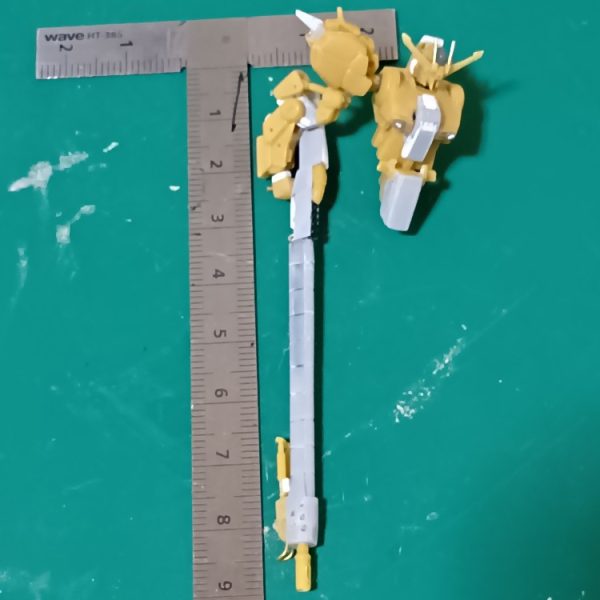 一日、アーティファクトに持たせるスマートガンを作っていました凄く頑張ったけど、何か違うでも、そもそもアーティファクトだからOK!はっ！？アーティファクトと言えば何でも自分への免罪符になってしまう？これがアーティファクトの魔力でしょうか😅もれなく肘関節はスマートガンの重さに耐えられませんでした、何かサブアーム？で支えてるみたいだしいいか（1枚目）
