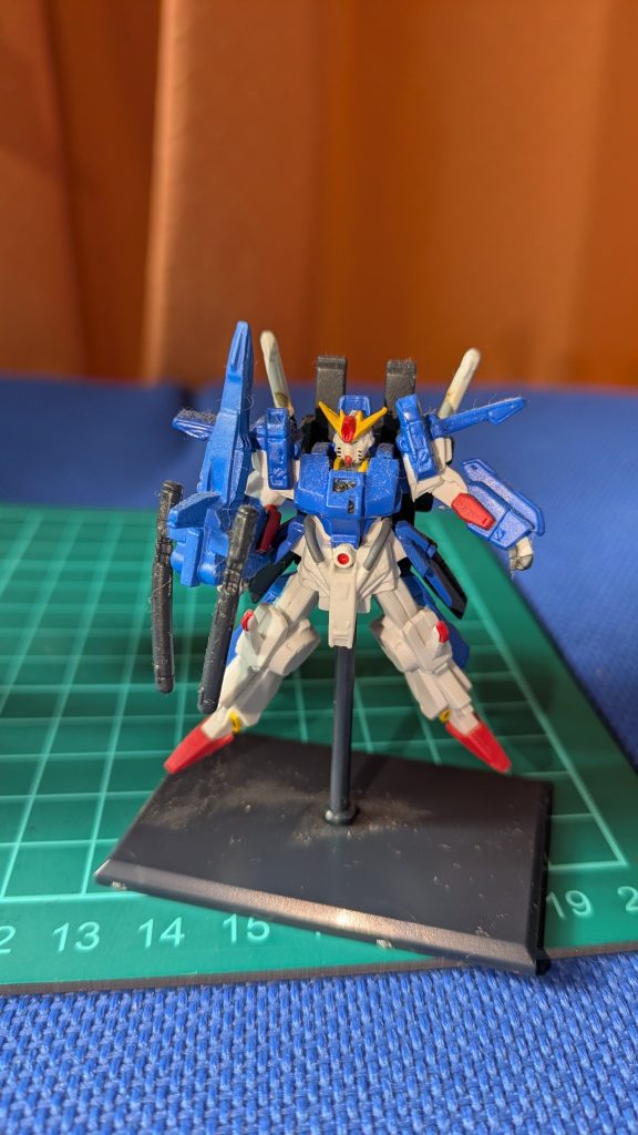 この商品にはちっちゃいフルアーマーダブルゼータが付いてきます。