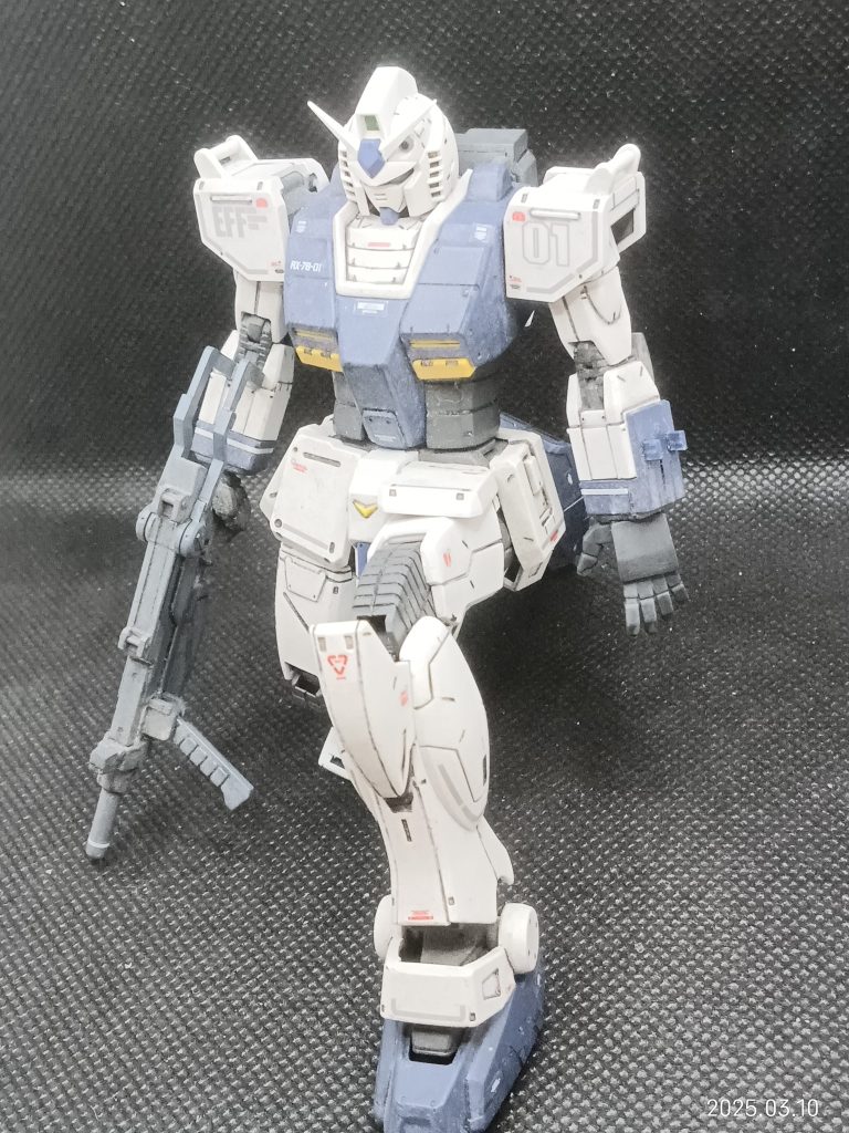 アンクルガードはスネから切り離して足首に移植してます_φ(･_･