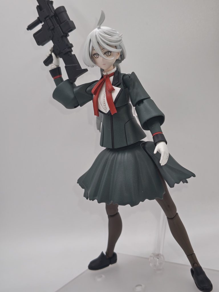 戦うオリジナルのミオリネ・レンブラン