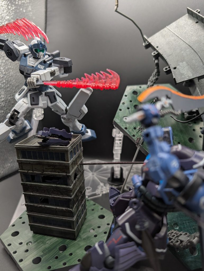 おまけ前作のイフリートドゥンケルハイトとの戦闘ジム「見つけたぞ！ジオンの二刀使い！！」イフリート「くっ！……連邦な二刀使いか！？」斬りかかるジムデュークカスタムと向かいうつイフリートドゥンケルハイト