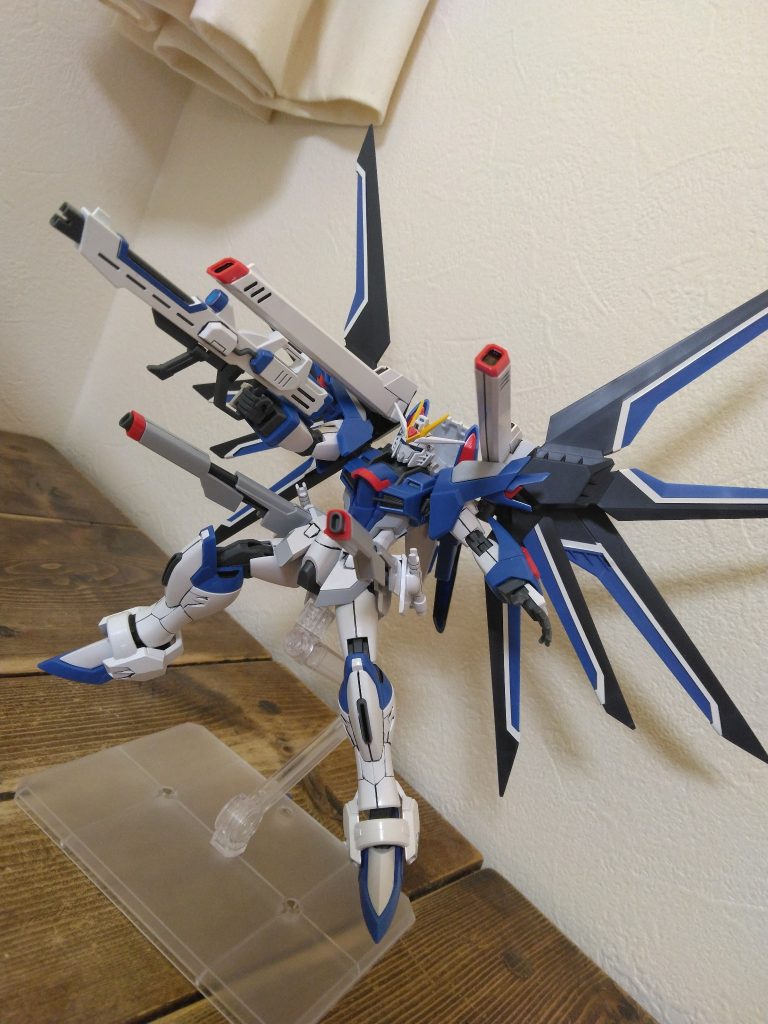 ハイマットフルバースト！全然かっこよくできない…(zaku-kao4)大きな翼！中3の心に刺さるっ(gundam-kao6)