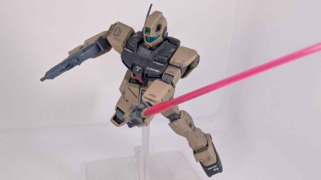 あんまり頻繁に見かけないけどジム系の機体がビームサーベルを使うところは割りと好きです(zaku-kao2)