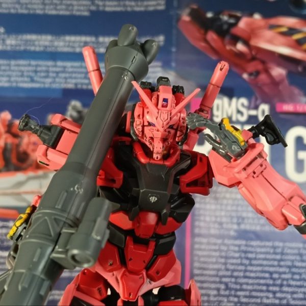 貴方は良い上官だった…赤いガンダム