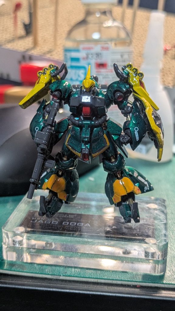 所々にRGサザビーのデカールや、手持ちのデカールを使用しました。
