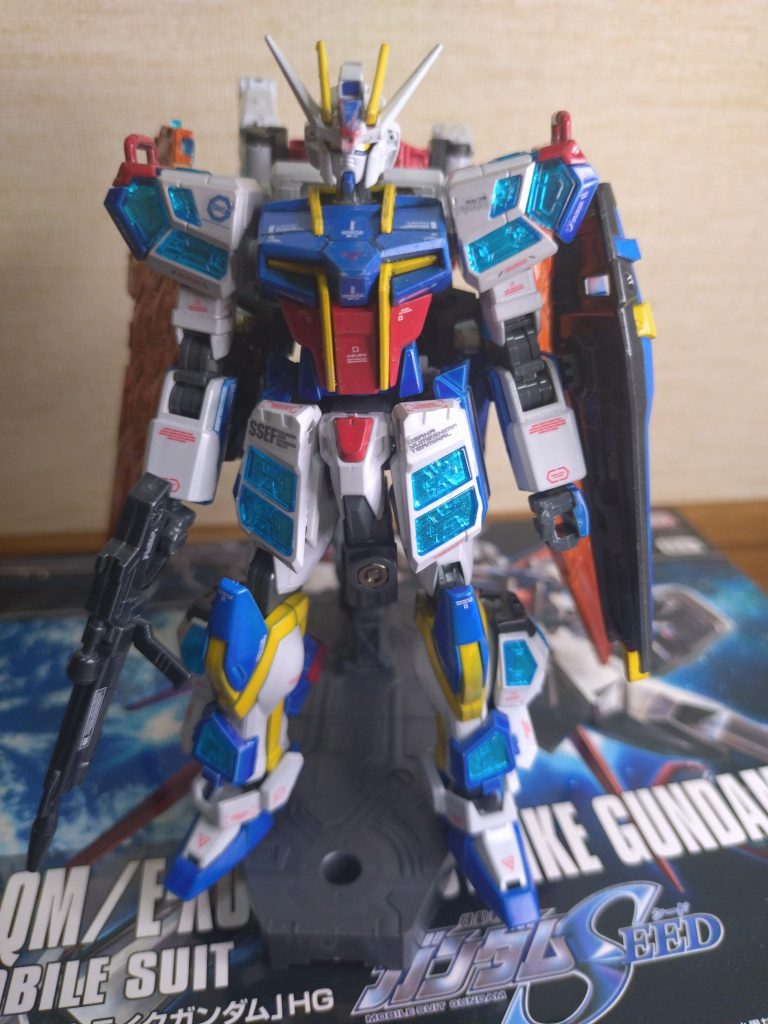 去年作成した、グラスフェザー装備ストライクガンダム