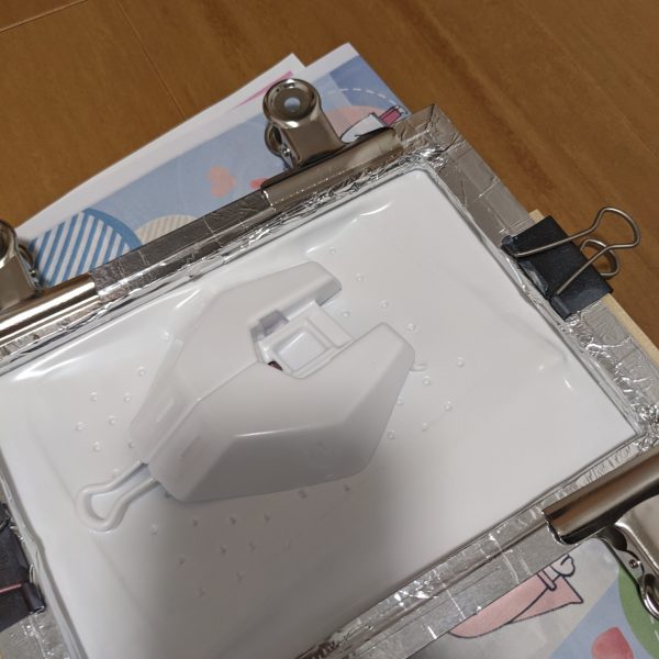 旧　MGサザビー　亀のような進捗ですが、コツコツと作成中。今回はシュンさんの超絶かっこいいサザビーを見て、少し真似できないかと思い、自作バキュームフォーマーを作成して、装甲の立体化を考えています。（6枚目）