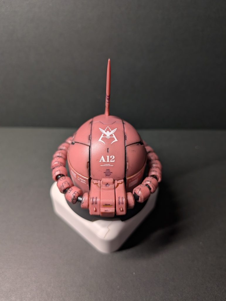 これはガチャだから作ったうちに入らないかもしれませんが、一応私歴として3体目のシャア専用になりました。