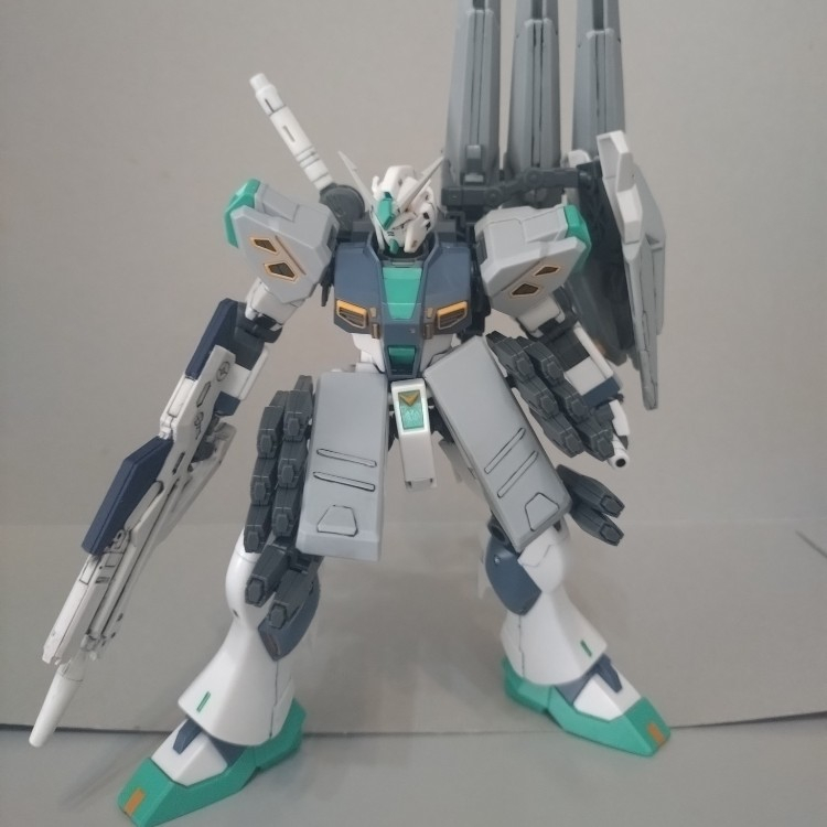HG 中のロボ 量産型νガンダム