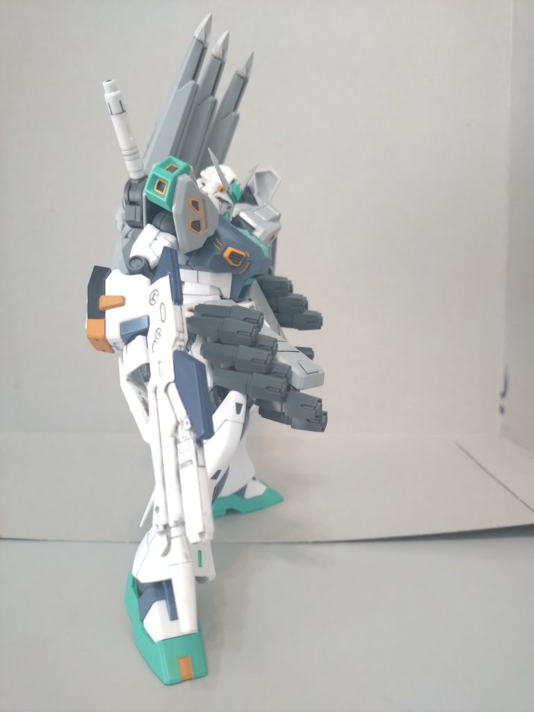 HG 中のロボ 量産型νガンダム–4枚目/制作者：na-o