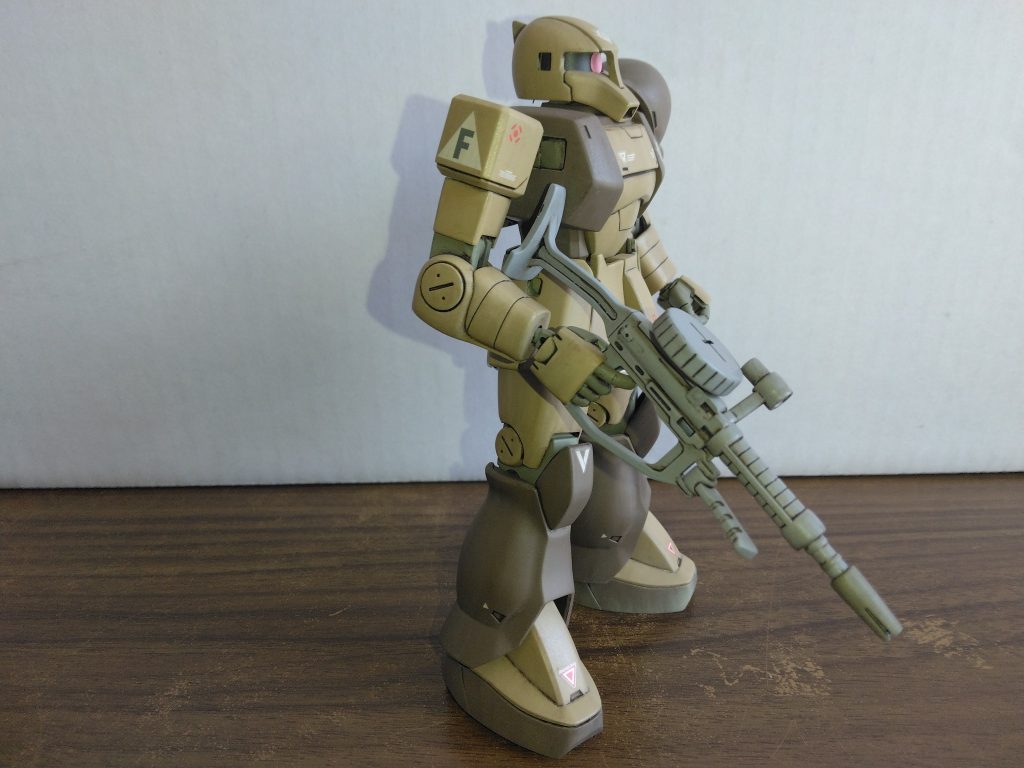 白三角のFは、｢Foreign legion｣で外人部隊の意味です。(手元にあったマシーネンのデカールを貼付しました。)😃